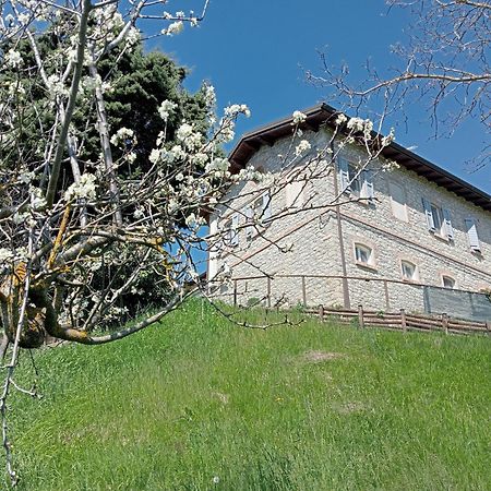 Bebbio Casale Monte Valestra Bed & Breakfast エクステリア 写真