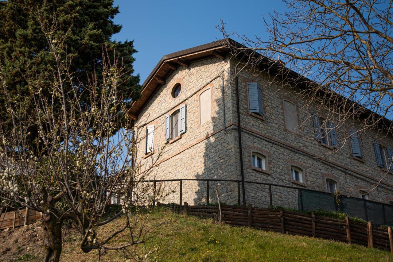 Bebbio Casale Monte Valestra Bed & Breakfast エクステリア 写真