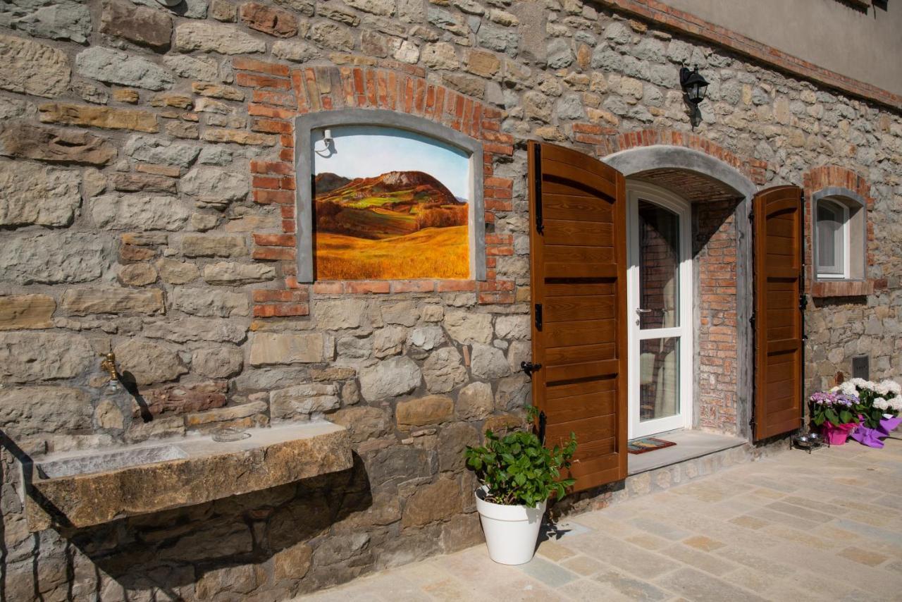 Bebbio Casale Monte Valestra Bed & Breakfast エクステリア 写真