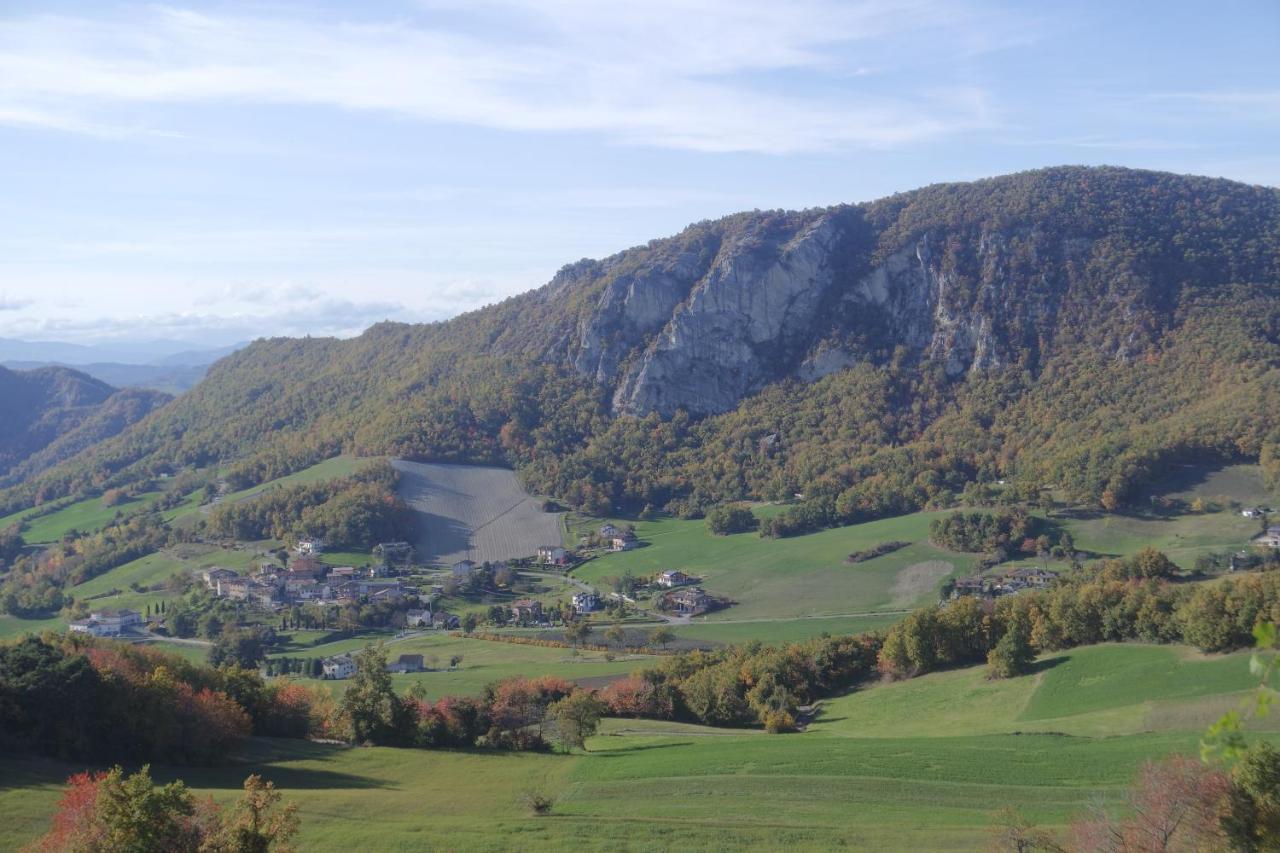 Bebbio Casale Monte Valestra Bed & Breakfast エクステリア 写真
