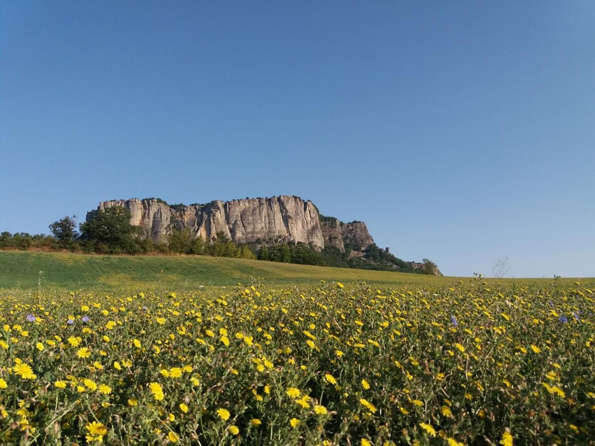Bebbio Casale Monte Valestra Bed & Breakfast エクステリア 写真