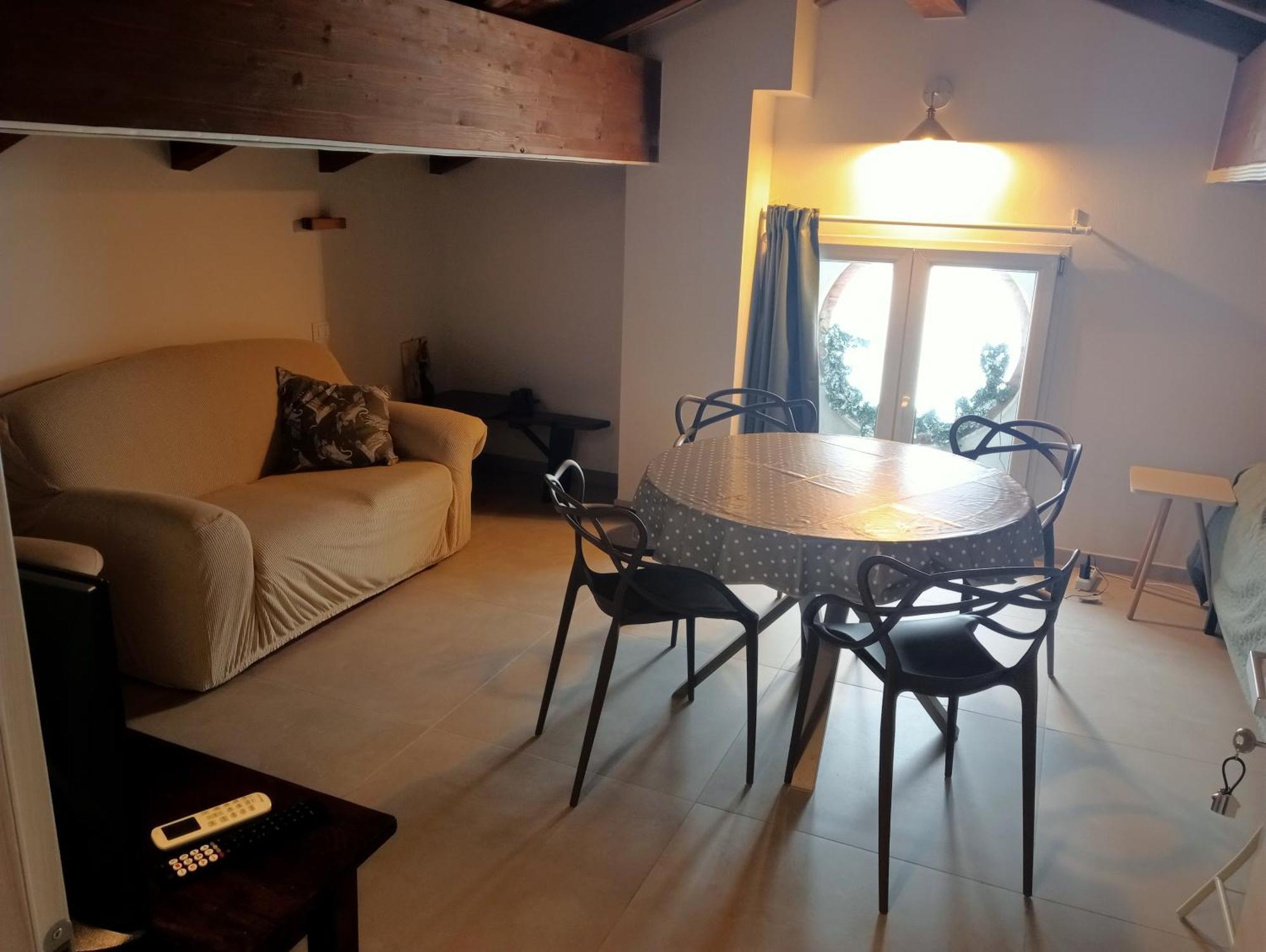 Bebbio Casale Monte Valestra Bed & Breakfast エクステリア 写真